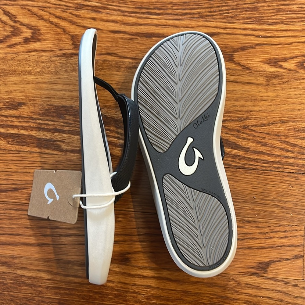 Olukai  Kapehe Sandals Flip Flops - Picture 3 of 3